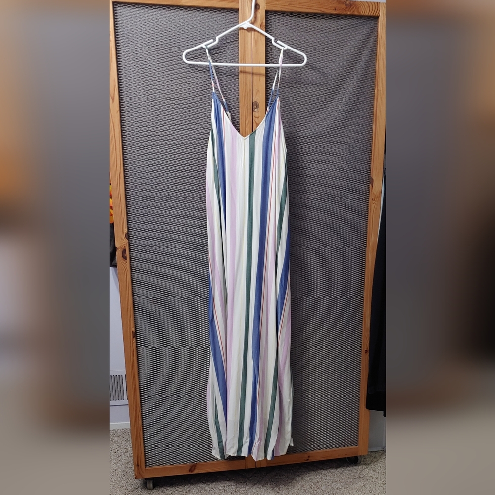 Sleeveless V-Neck Multi-Stripe Maxi dress